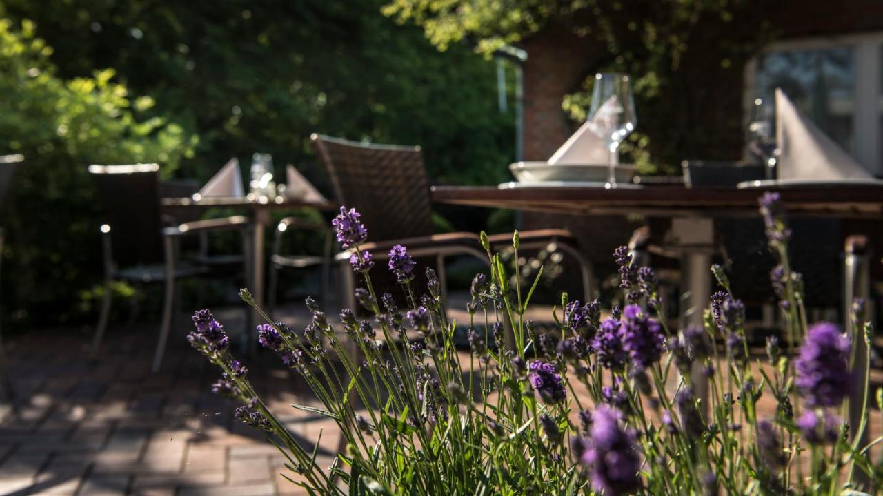 Kirchspielkrug Landhotel & Restaurant Westerhever Buitenkant foto